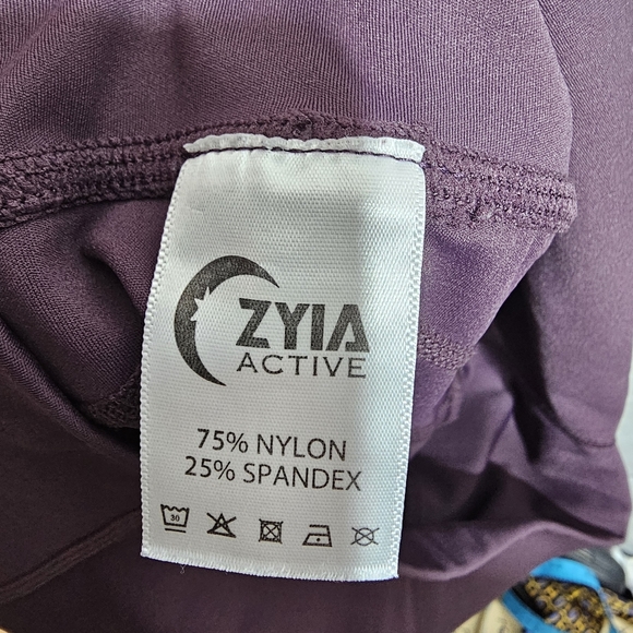 Zyia Active Women's Size 8-10 High Rise Crop Side Pocket Leggings Plum Purple. - Picture 6 of 7